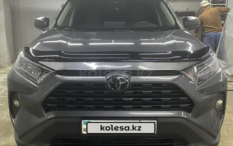 Toyota RAV4 2019 годаfor12 800 000 тг. в Астана