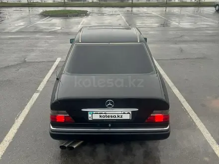 Mercedes-Benz E 420 1995 года за 3 300 000 тг. в Тараз – фото 2