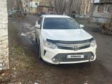 Toyota Camry 2015 года за 10 500 000 тг. в Усть-Каменогорск – фото 2