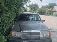 Mercedes-Benz E 230 1989 года за 950 000 тг. в Алматы