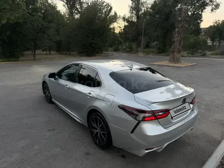 Toyota Camry 2021 года за 14 500 000 тг. в Алматы – фото 10