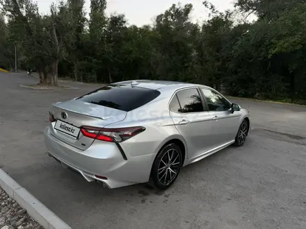 Toyota Camry 2021 года за 14 500 000 тг. в Алматы – фото 6