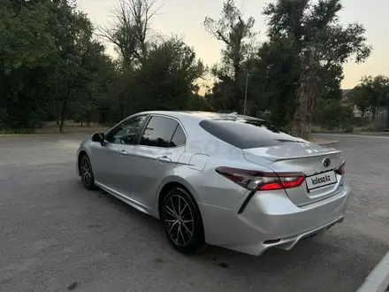 Toyota Camry 2021 года за 14 500 000 тг. в Алматы – фото 9
