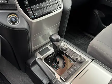 Toyota Land Cruiser 2020 года за 33 500 000 тг. в Актобе – фото 12