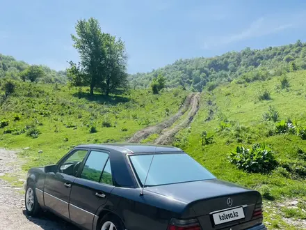 Mercedes-Benz E 320 1994 года за 2 250 000 тг. в Алматы – фото 4