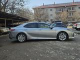 Toyota Camry 2018 годаүшін11 000 000 тг. в Шымкент – фото 2