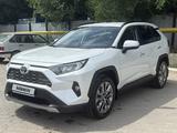 Toyota RAV4 2020 года за 16 500 000 тг. в Актобе – фото 3