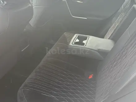 Toyota RAV4 2020 года за 16 500 000 тг. в Актобе – фото 8