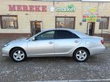 Toyota Camry 2005 года за 5 700 000 тг. в Туркестан – фото 2
