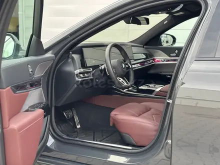 BMW 740 XDrive 3.0 2025 года за 80 500 000 тг. в Астана – фото 15
