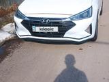 Hyundai Elantra 2020 годаfor8 100 000 тг. в Алматы – фото 2