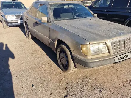 Mercedes-Benz E 300 1989 года за 1 000 000 тг. в Караганда – фото 2