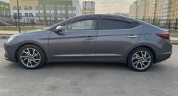 Hyundai Elantra 2019 года за 7 700 000 тг. в Алматы – фото 2