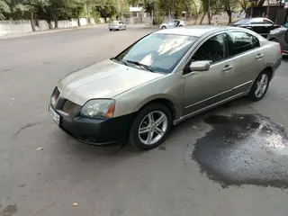 Mitsubishi Galant