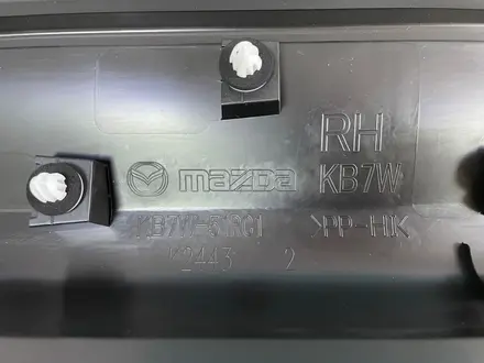 Молдинг двери правый задний Mazda CX-5 2017 — [KB7W51RC0D] за 60 000 тг. в Караганда – фото 7