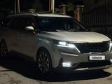 Kia Carnival 2021 года за 22 000 000 тг. в Алматы – фото 2