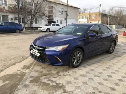 Toyota Camry 2016 года за 9 100 000 тг. в Атырау