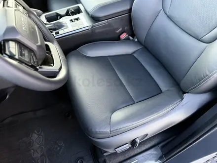 Toyota Land Cruiser Prado 2025 года за 27 850 000 тг. в Астана – фото 37
