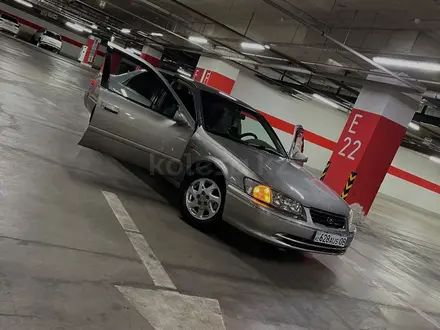 Toyota Camry 2001 года за 2 800 000 тг. в Тараз – фото 2
