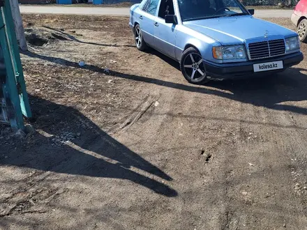 Mercedes-Benz E 260 1991 года за 1 600 000 тг. в Астана – фото 4