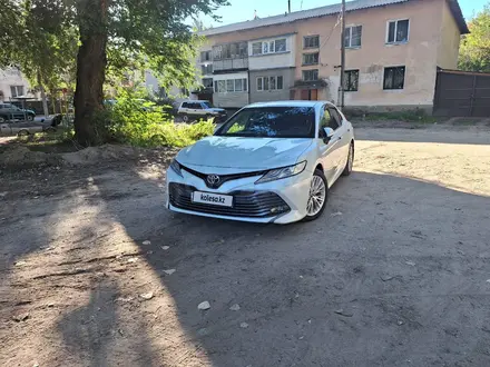 Toyota Camry 2019 года за 17 500 000 тг. в Алматы – фото 9