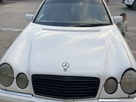 Mercedes-Benz E 200 1998 года за 1 650 000 тг. в Шымкент – фото 4