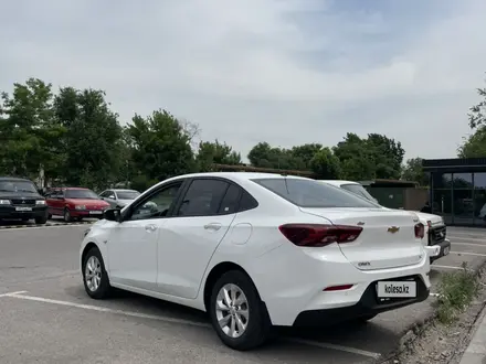 Chevrolet Onix 2023 года за 5 100 000 тг. в Шымкент – фото 2