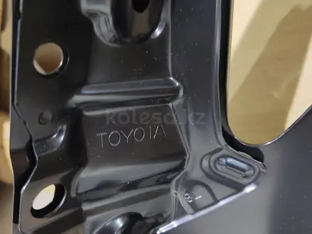 Крыло переднее Toyota Camry 70 2018 — оригинал за 98 000 тг. в Алматы – фото 3