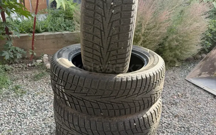 Зимние шины HANKOOK i* ceptX за 280 000 тг. в Алматы