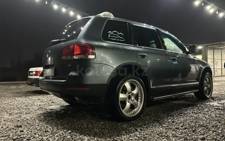 Volkswagen Touareg 2004 годаүшін3 996 000 тг. в Шу