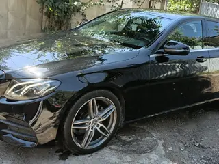 Mercedes-Benz E 200