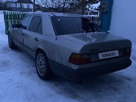 Mercedes-Benz E 260 1988 года за 1 100 000 тг. в Петропавловск – фото 3