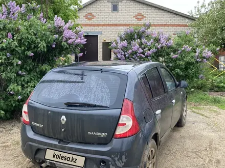 Renault Sandero 2010 года за 1 500 000 тг. в Актобе – фото 2