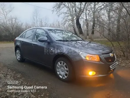 Chevrolet Cruze 2011 года за 2 700 000 тг. в Уральск – фото 2