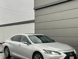 Lexus ES 300h 2020 года за 15 500 000 тг. в Актау