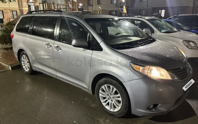 Toyota Sienna 2015 года за 11 500 000 тг. в Актау