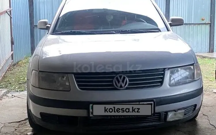 Volkswagen Passat 1998 года за 1 960 000 тг. в Уральск