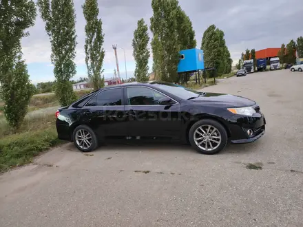 Toyota Camry 2014 года за 8 111 000 тг. в Актобе – фото 13