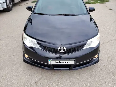 Toyota Camry 2014 года за 8 111 000 тг. в Актобе – фото 5