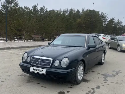 Mercedes-Benz E 200 1997 года за 2 800 000 тг. в Кокшетау