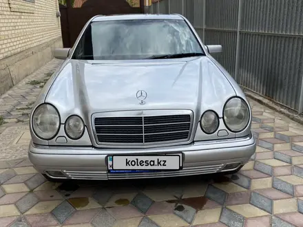 Mercedes-Benz E 280 1998 года за 4 200 000 тг. в Кызылорда – фото 2