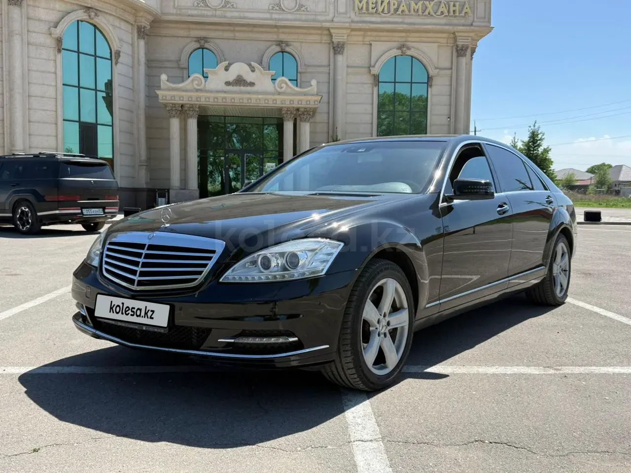 Mercedes-Benz S-Class, 2011