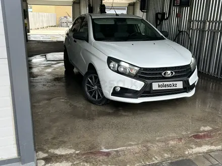ВАЗ (Lada) Vesta 2018 года за 4 300 000 тг. в Семей