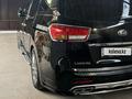 Kia Carnival 2017 года за 11 800 000 тг. в Шымкент – фото 2