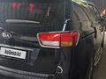 Kia Carnival 2017 года за 11 800 000 тг. в Шымкент – фото 3