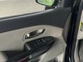 Kia Carnival 2017 года за 11 800 000 тг. в Шымкент – фото 9