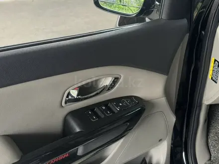 Kia Carnival 2017 года за 11 800 000 тг. в Шымкент – фото 9
