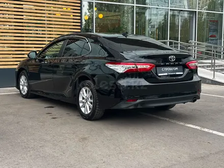 Toyota Camry Elegance 2020 года за 10 900 000 тг. в Астана – фото 2