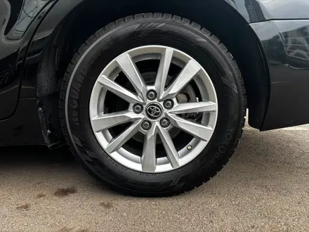 Toyota Camry Elegance 2020 года за 10 900 000 тг. в Астана – фото 16