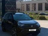 Toyota RAV4 2019 года за 9 900 000 тг. в Актобе – фото 3